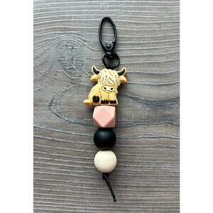 Western Country Highland Cow Silicone Beaded Keychain Bag Charm Light Tan